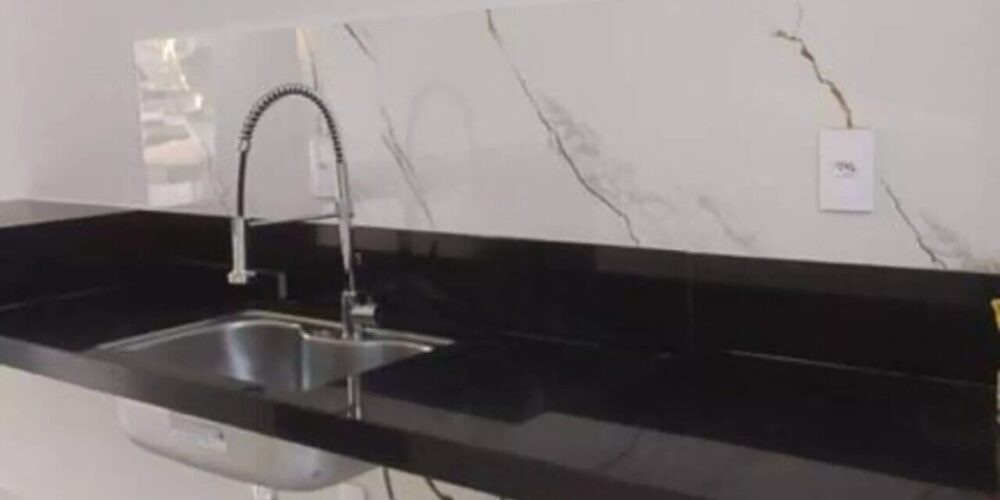 0989e207a35b24f77f88dc93