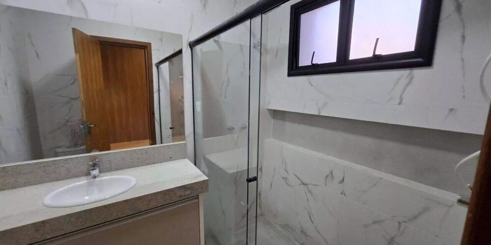 12065cf0aced8176d3c8b717