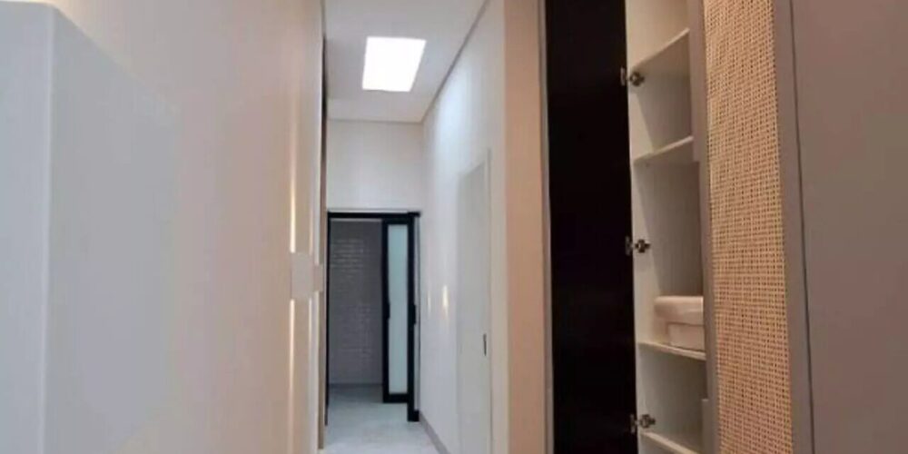 1b990851fe5e0445ad4edf2b