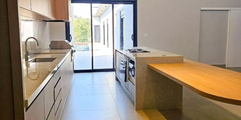 b7121c4aee2b46bae2bb6ba4