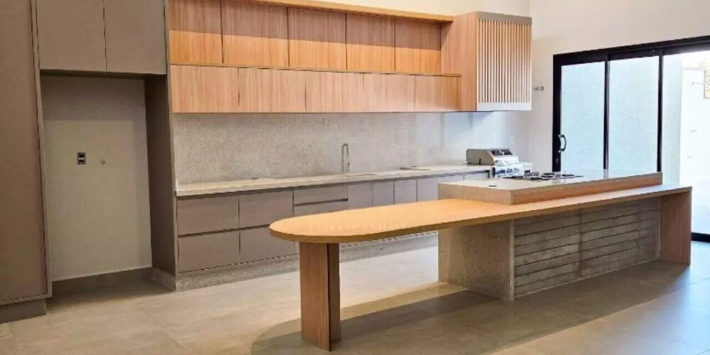 fcfe0e9b351554bd21738052